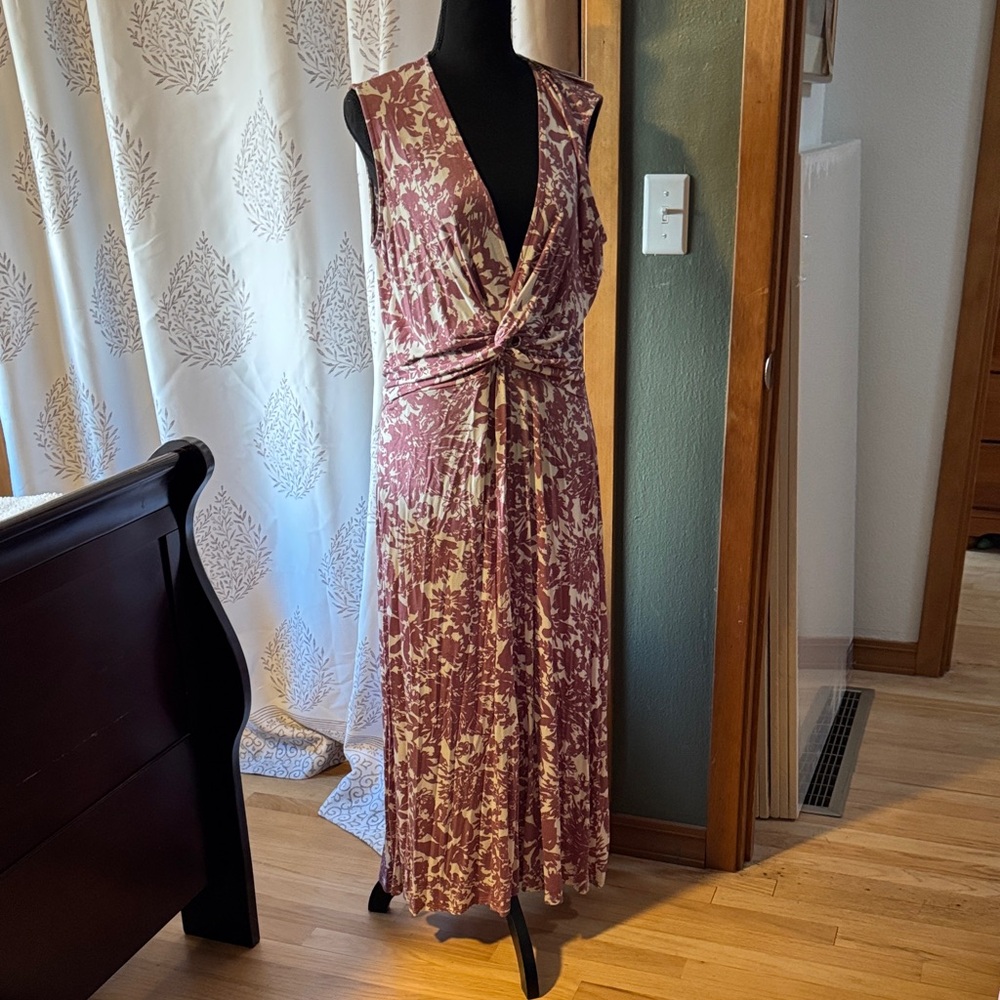 Amour Vert Floral Maxi Dress in Burgundy and Cream